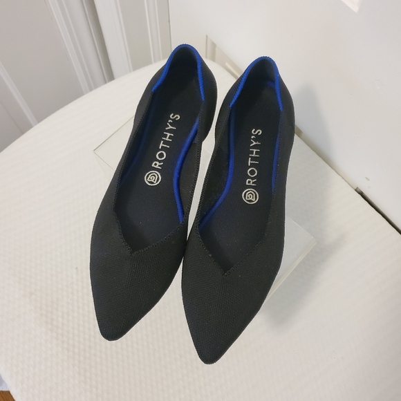 Rothy's Black In Color THE POINT Flats Size 9.5, Casual, Comfy, Stylish - Picture 1 of 9